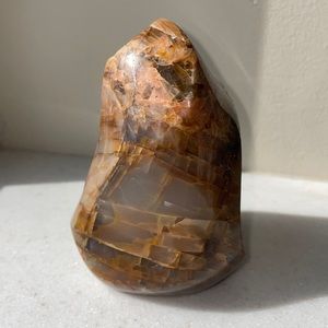 Golden healer quartz flame 2.5” tall